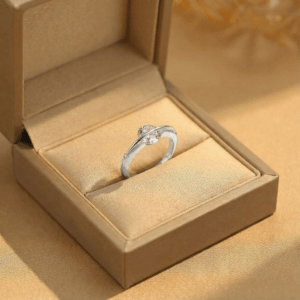 Nhẫn Bạc Thiết Kế Có Thể Xoay Phủ Đính Đá Tạo Hiệu Ứng Ánh Sáng Nổi Bật