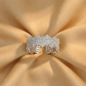 Nhẫn Bản Rộng Thiết Kế Nổi Phủ Đính Đá Mang Hiệu Ứng Ánh Sáng Mạnh